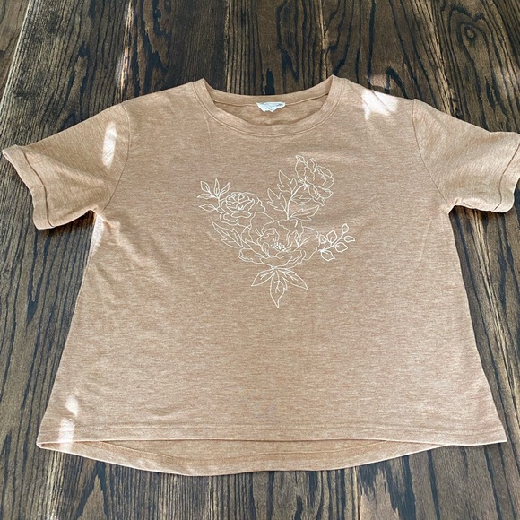 Joyfolie Floral Print Tee - Picture 5 of 11